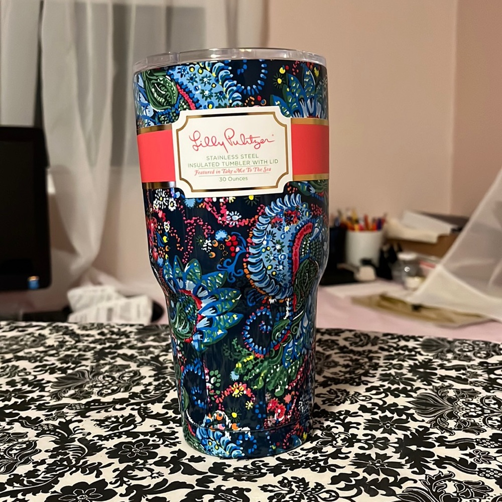 Lilly tumbler